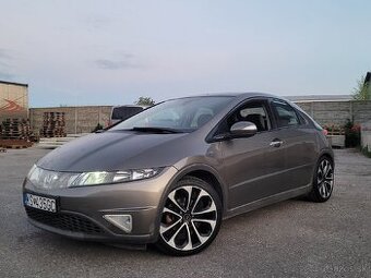 Honda Civic 8g 1.8 V-tec