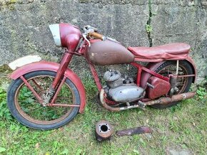 Jawa 250 perak zbrojovka