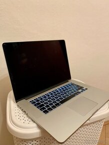 MacBook Pro 15" | i7 2,2 GHz | 16GB | 256GB