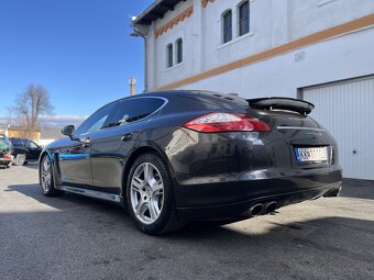 porsche panamera 4.8 v8 4S