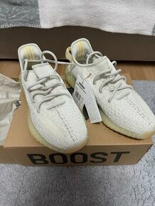 Yeezy boost 350 v2 light