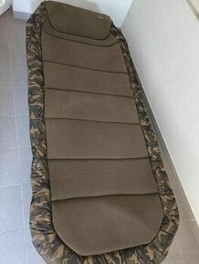 Lehátko FOX R3 Camo Bedchair XL