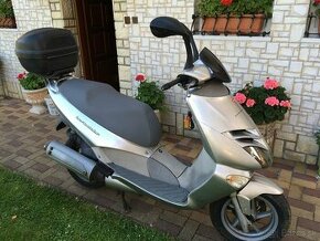 Skúter 125 Aprilia Leonardo