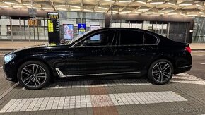 BMW rad 7 730d xDrive A/T