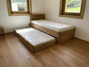 Dubová posteľ s výsuvným lôžkom
