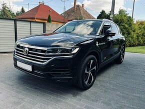 VW Touareg 3.0tdi V6 Elegance 4motion????