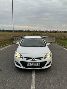 Opel Astra J 2013 74kw 147000km - 1