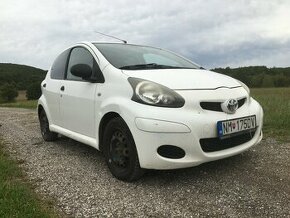 Toyota Aygo 2011 1.0 50kw - 1