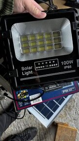 Solárne led svetlo 100w