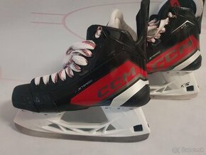 CCM JETSPEED FT670 - 8,5R korčule - vyskúšané 30min