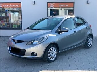 Predam Mazda 2. 1.4 Benzin LPG .R.V 2011 kup SR