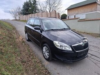 Skoda fabia kombi.