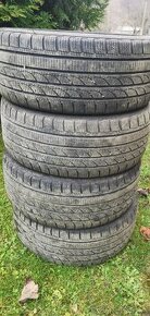 Predam zimne pneu 225/45R17.