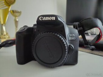 CANON 850D