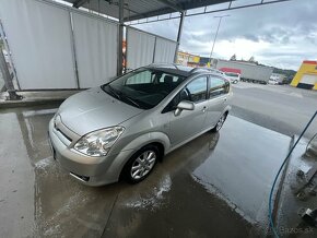 Toyota Corollu Verso 1.8 benzín