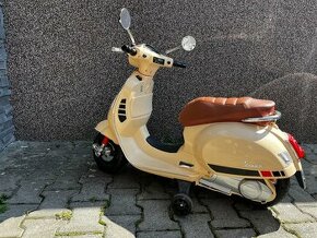 Elektrická motorka Vespa Top stav