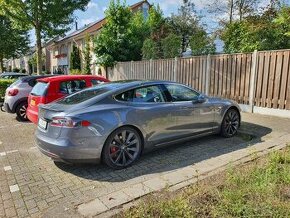 Tesla Model S P90