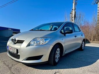 Toyota Auris 1.4 71KW benzín 134000km