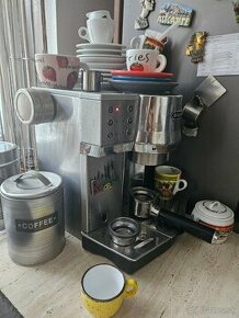 Kavovar Delonghi