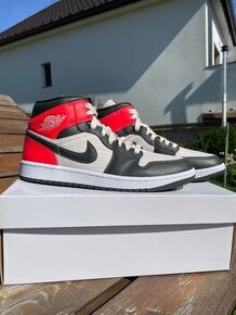 NIke Air Jordan 1 Mid Orewood Newspaper