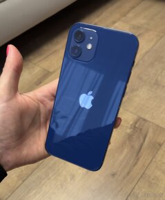 Predám Apple iPhone 12 64gb Blue – Perfektný stav