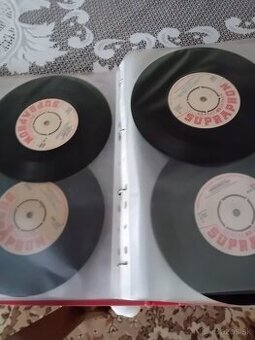 Platne vinylové single 33 ks