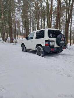 Predám Mitsubishi pajero 2,5GLX - 1