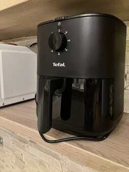 Teplovzdušná fritéza Tefal