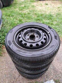 ZIMNÉ PNEUMATIKY 185/65 R15 NA DISKOCH