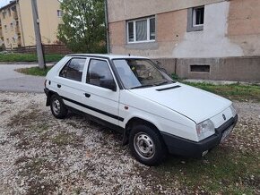 Škoda favorit 135