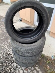 245/45R18 - 1