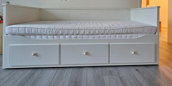 Rozkladacia IKEA posteľ Hemnes