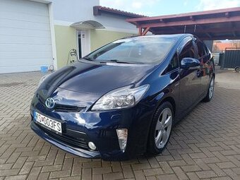 Toyota Prius 1, 8. Hybrid