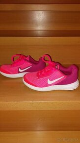 Nike tenisky č. 29,5