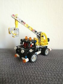 Lego Technic 42031 Pracovná plošina 2v1