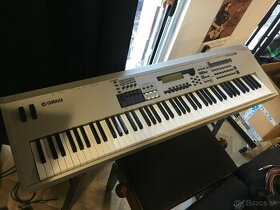 Yamaha MO8