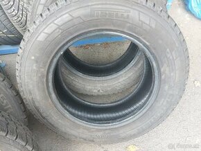 Predam zimne 2x 215/65R16C Pirelli