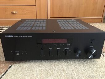 Yamaha R-S300 receiver