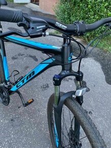 Predám znčk.horský bike pánsky i dámsky 29"kolesá top stav