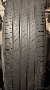 Michelin225/55r18