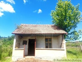 Pôvodná viničná chatka na rovinatom pozemku na vinohrade v