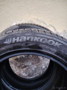 Predám zimné pneumatiky 215/55 R17 98 V