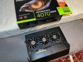 GIGABYTE GeForce RTX 4070 SUPER WINDFORCE OC 12G