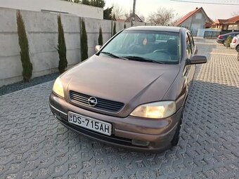 Opel Astra 1,4 16V benzín