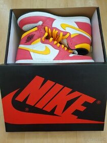 Air Jordan 1 Retro High OG Light Fusion Red

