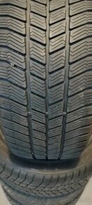 Predám 4 zimné pneumatiky 225/40 R18 92V Barum