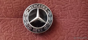 Znak Mercedesu Benz, plast