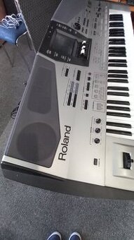 Roland e80