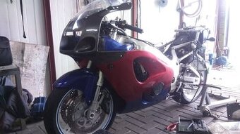 Suzuki gsxr 750 srad , EFI - 1