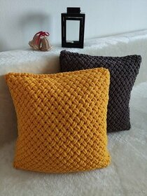Predám pletený vankúš - horčicový (žltý) & hnedý & šedý - 1